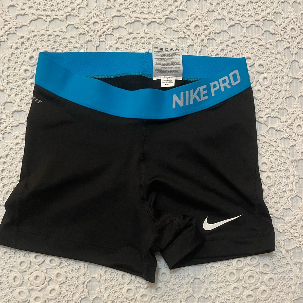 Nike Pro 3” shorts